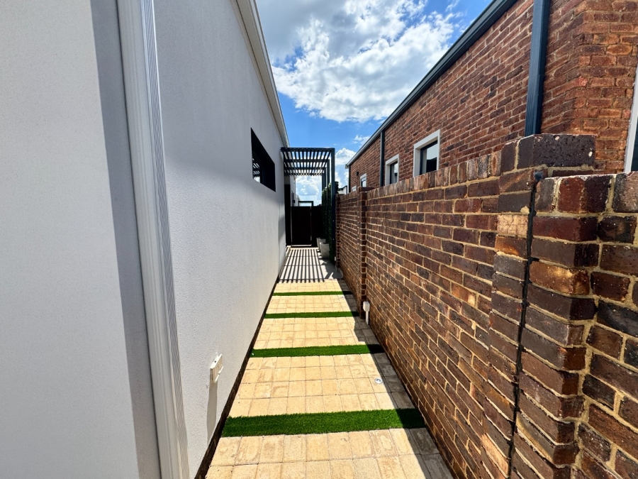 3 Bedroom Property for Sale in Helderzicht Eco Estate North West